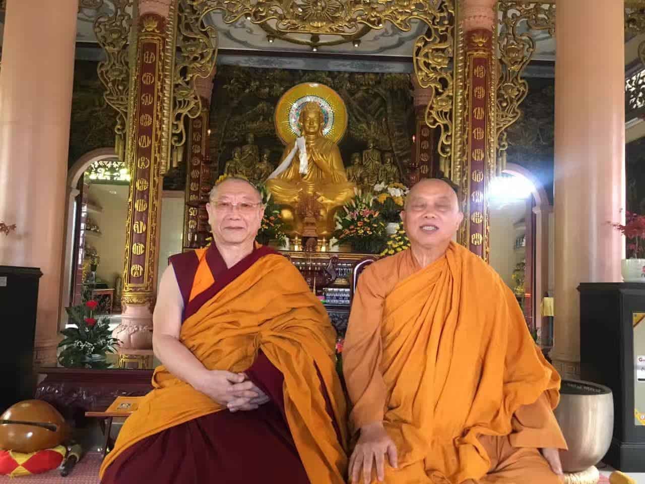 Gosok Rinpoche Vietnam 2017-03-06 5cf5bba8deb756a8bdb7101a10fcd1c