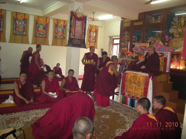 2010-11-11 Gosok Rinpoche in Gosok Ladang 34