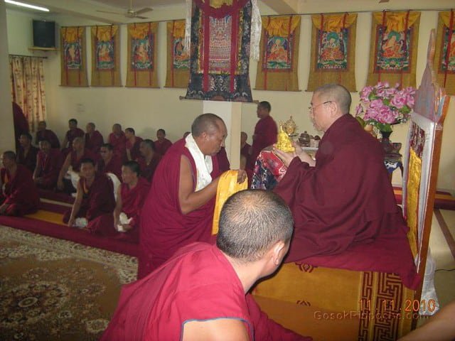 2010-11-11 Gosok Rinpoche in Gosok Ladang 35