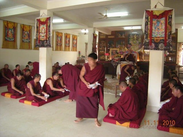 2010-11-11 Gosok Rinpoche in Gosok Ladang 50